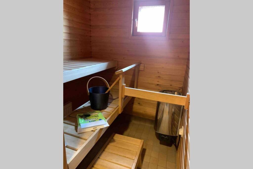 반타 Luxus House With Sauna Nearby Airport 아파트 외부 사진